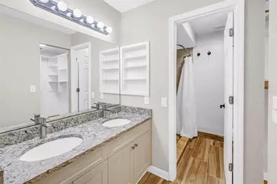 8415 Gardens Circle, Sarasota, FL 34243 - Photo 11