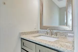 2529 Croton Ave, Sarasota, FL 34239 - Photo 23