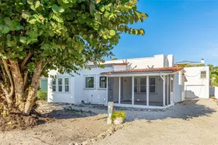 108 Maple Ave, Anna Maria, FL 34216 - Photo 9