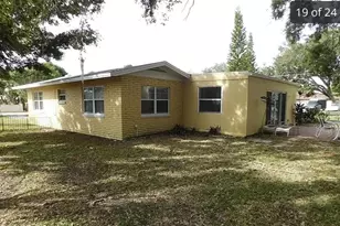 8185 Longbay Blvd, Sarasota, FL 34243 - Photo 19