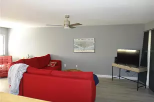 2746 Orchid Oaks Dr, Sarasota, FL 34239 - Photo 7