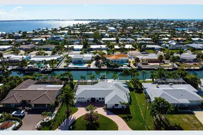 616 Foxworth Lane, Holmes Beach, FL 34217 - Photo 77