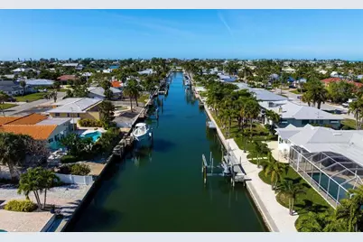 616 Foxworth Lane, Holmes Beach, FL 34217 - Photo 89