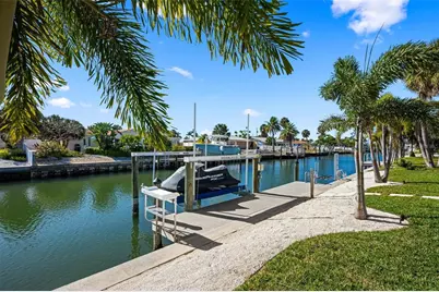 616 Foxworth Lane, Holmes Beach, FL 34217 - Photo 63