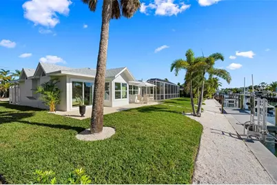 616 Foxworth Lane, Holmes Beach, FL 34217 - Photo 75