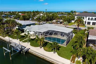 616 Foxworth Ln, Holmes Beach, FL 34217 - Photo 89