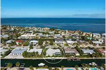 616 Foxworth Lane, Holmes Beach, FL 34217 - Photo 65