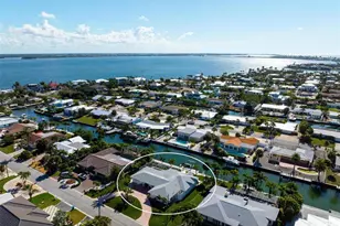 616 Foxworth Ln, Holmes Beach, FL 34217 - Photo 85