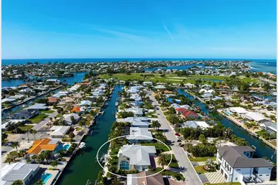 616 Foxworth Lane, Holmes Beach, FL 34217 - Photo 7