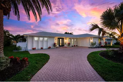 616 Foxworth Lane, Holmes Beach, FL 34217 - Photo 5