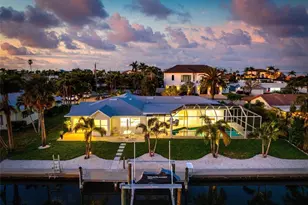 616 Foxworth Ln, Holmes Beach, FL 34217 - Photo 5