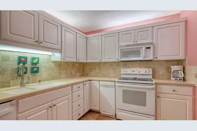 5055 Gulf Of Mexico Drive #411, Longboat Key, FL 34228 - Photo 11