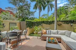 1513 Oak St, Sarasota, FL 34236 - Photo 1