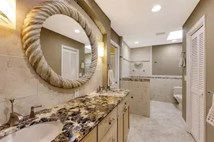 4251 Pasadena Cir, Sarasota, FL 34233 - Photo 23