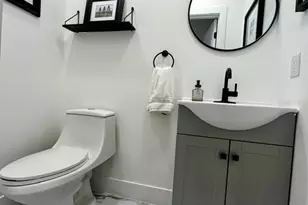 703 Whitfield Ave, Sarasota, FL 34243 - Photo 15