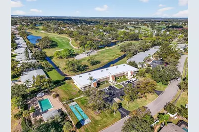 7880 Palm Aire Lane #105, Sarasota, FL 34243 - Photo 3