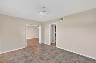 7880 Palm Aire Ln, Sarasota, FL 34243 - Photo 21