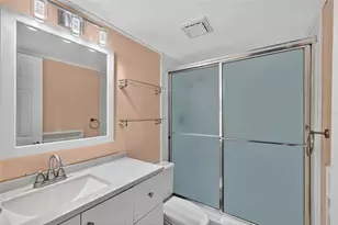 7880 Palm Aire Ln, Sarasota, FL 34243 - Photo 19