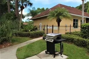 942 La Costa Cir, Sarasota, FL 34237 - Photo 19