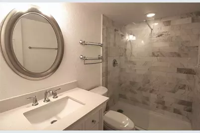 942 La Costa Circle #3, Sarasota, FL 34237 - Photo 9