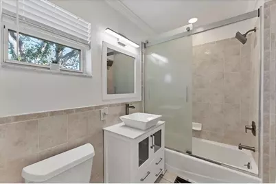 527 Sutton Place, Longboat Key, FL 34228 - Photo 35