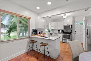 704 59th St NW, Bradenton, FL 34209 - Photo 9