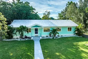 704 59th St NW, Bradenton, FL 34209 - Photo 1