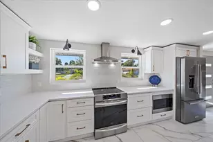 3149 Homasassa Rd, Sarasota, FL 34239 - Photo 11