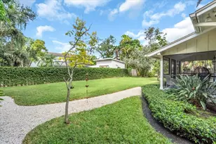 1631 Worrington St, Sarasota, FL 34231 - Photo 11