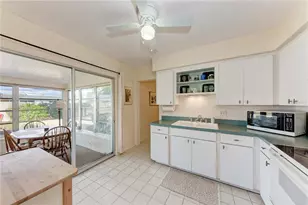 563 Oxford Dr, Venice, FL 34293 - Photo 9