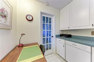 563 Oxford Dr, Venice, FL 34293 - Photo 23