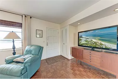 563 Oxford Drive, Venice, FL 34293 - Photo 3