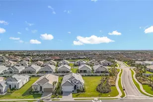 16306 Isola Pl, Lakewood Ranch, FL 34211 - Photo 3