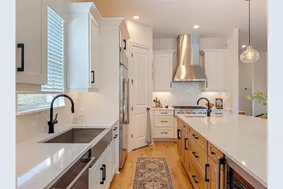 16306 Isola Pl, Lakewood Ranch, FL 34211 - Photo 17