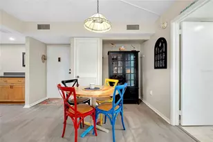 612 Bird Bay Dr S, Venice, FL 34285 - Photo 11