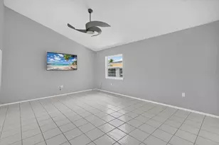 3205 Golden Eagle Ln, Sarasota, FL 34231 - Photo 17