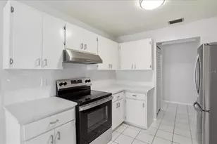 3205 Golden Eagle Ln, Sarasota, FL 34231 - Photo 15