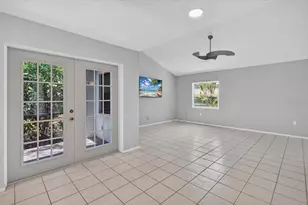 3205 Golden Eagle Ln, Sarasota, FL 34231 - Photo 21
