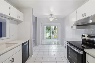 3205 Golden Eagle Ln, Sarasota, FL 34231 - Photo 17