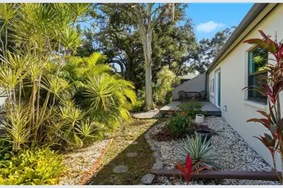 3205 Golden Eagle Lane, Sarasota, FL 34231 - Photo 37