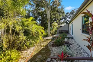 3205 Golden Eagle Ln, Sarasota, FL 34231 - Photo 37