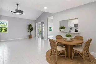 3205 Golden Eagle Ln, Sarasota, FL 34231 - Photo 5