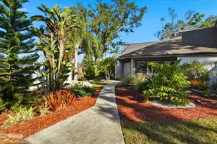 3205 Golden Eagle Ln, Sarasota, FL 34231 - Photo 7