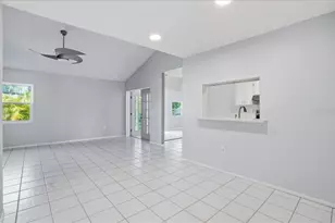 3205 Golden Eagle Ln, Sarasota, FL 34231 - Photo 9