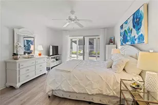 1055 W Peppertree Dr, Sarasota, FL 34242 - Photo 19