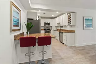 1055 W Peppertree Dr, Sarasota, FL 34242 - Photo 3