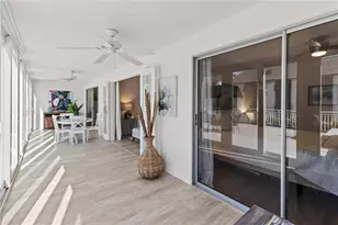 1055 W Peppertree Dr, Sarasota, FL 34242 - Photo 31