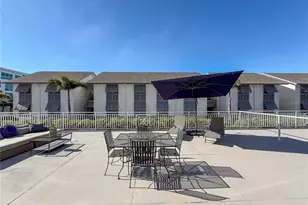 1055 W Peppertree Dr, Sarasota, FL 34242 - Photo 41