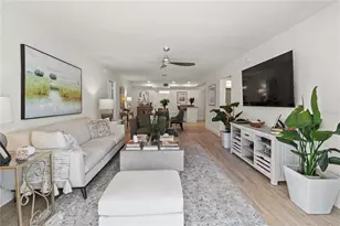 1055 W Peppertree Dr, Sarasota, FL 34242 - Photo 13