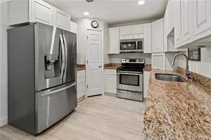 1055 W Peppertree Dr, Sarasota, FL 34242 - Photo 7